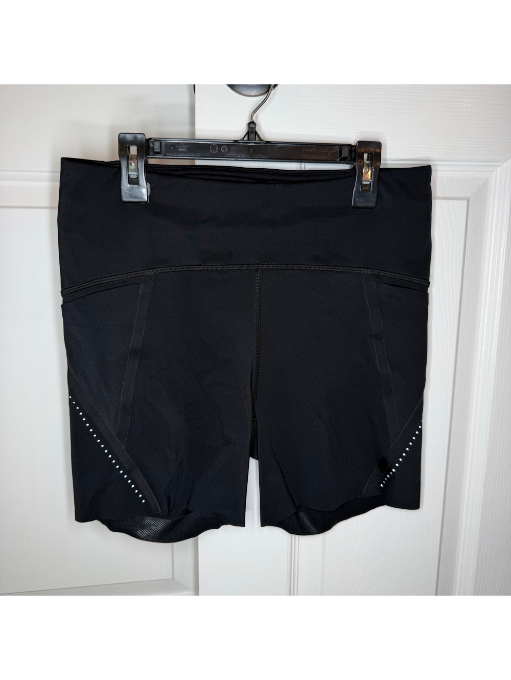 Lululemon Free To Speed High Waist 5” Inseam Black Shorts Women’s Sz 8